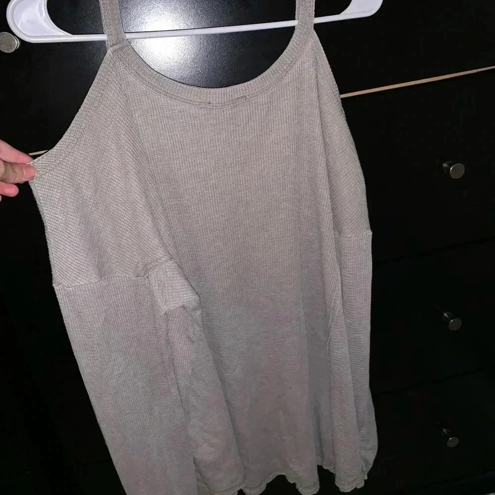 Long Sleeve Shoulder Cut Out Top - Picture 5 of 5